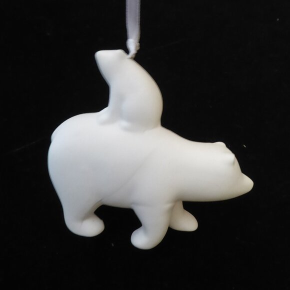 NEW 3.5” FINE WHITE PORCELAIN POLAR BEAR & CUB HOLIDAY CHRISTMAS ORNAMENT - Picture 11 of 11